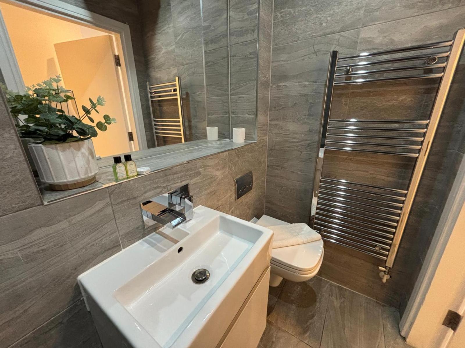 City Aldgate Apartments London Exterior photo